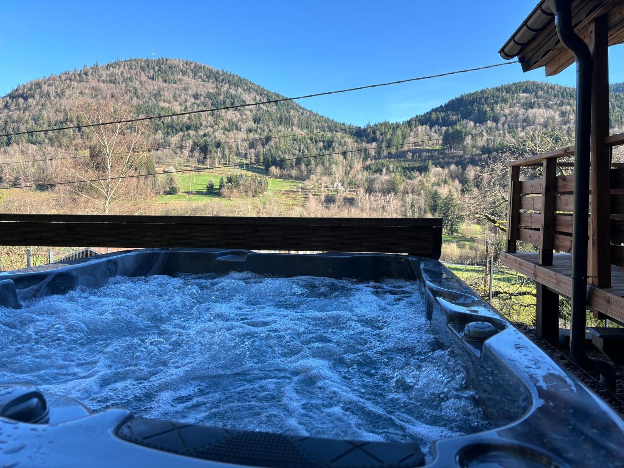Chalet Du Faubourg & Jacuzzi, Proximite Gerardmer & La Bresse Rochesson Exterior foto